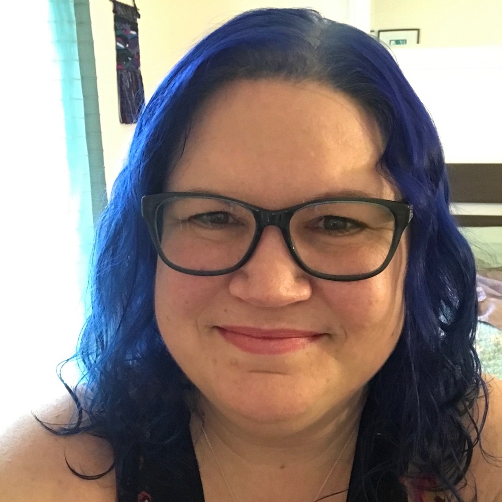 Meet your Posher, Holley